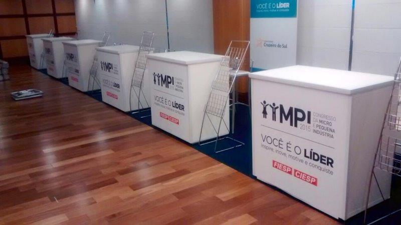 Locação de móveis para estandes
