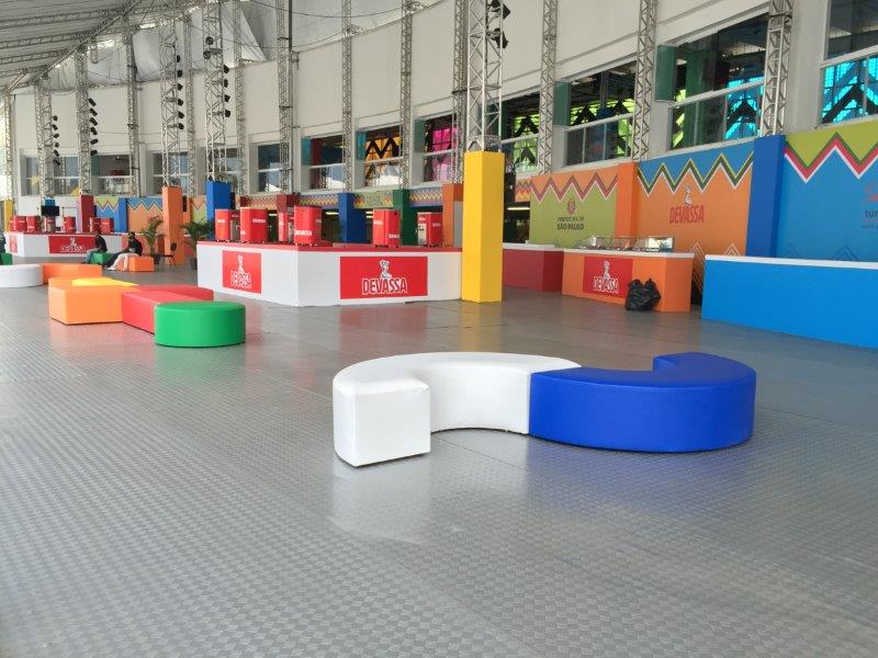 Locação de puffs para festas