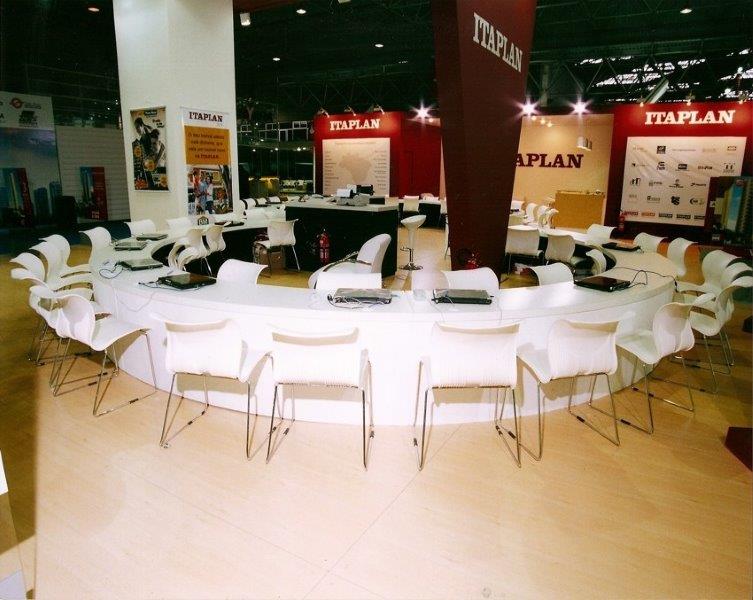 Móveis para stand de vendas
